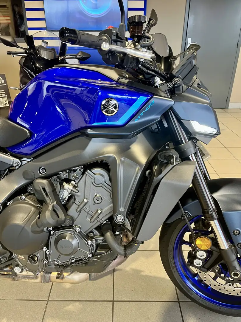 Yamaha MT-09 Blau - 2