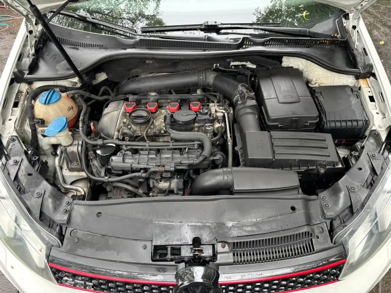 Volkswagen Golf GTI снимка Volkswagen Golf GTI