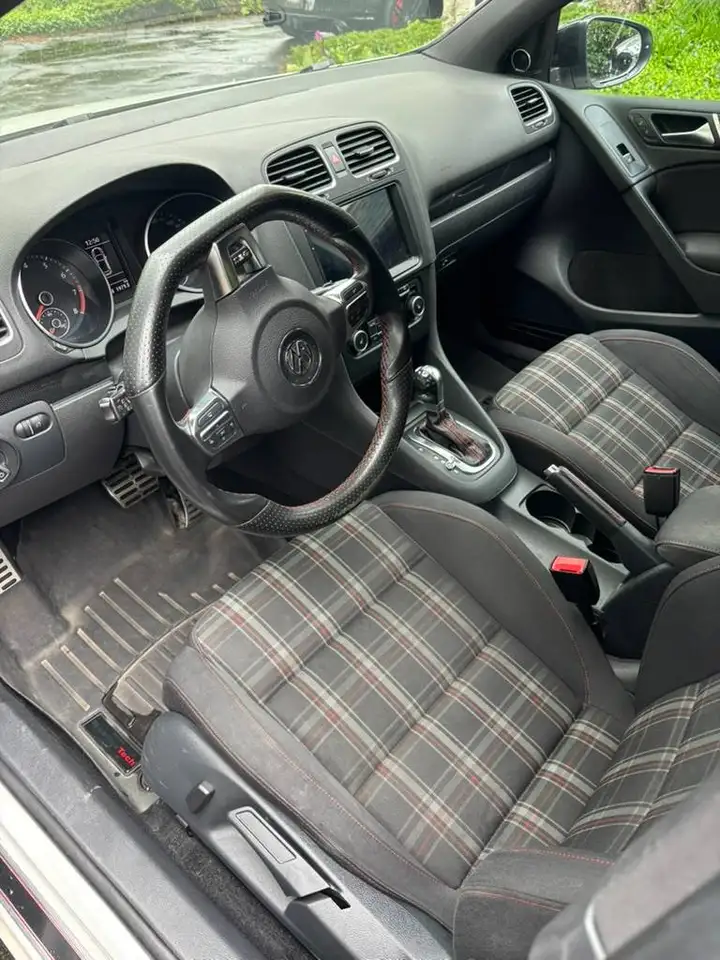 Volkswagen Golf GTI снимка Volkswagen Golf GTI