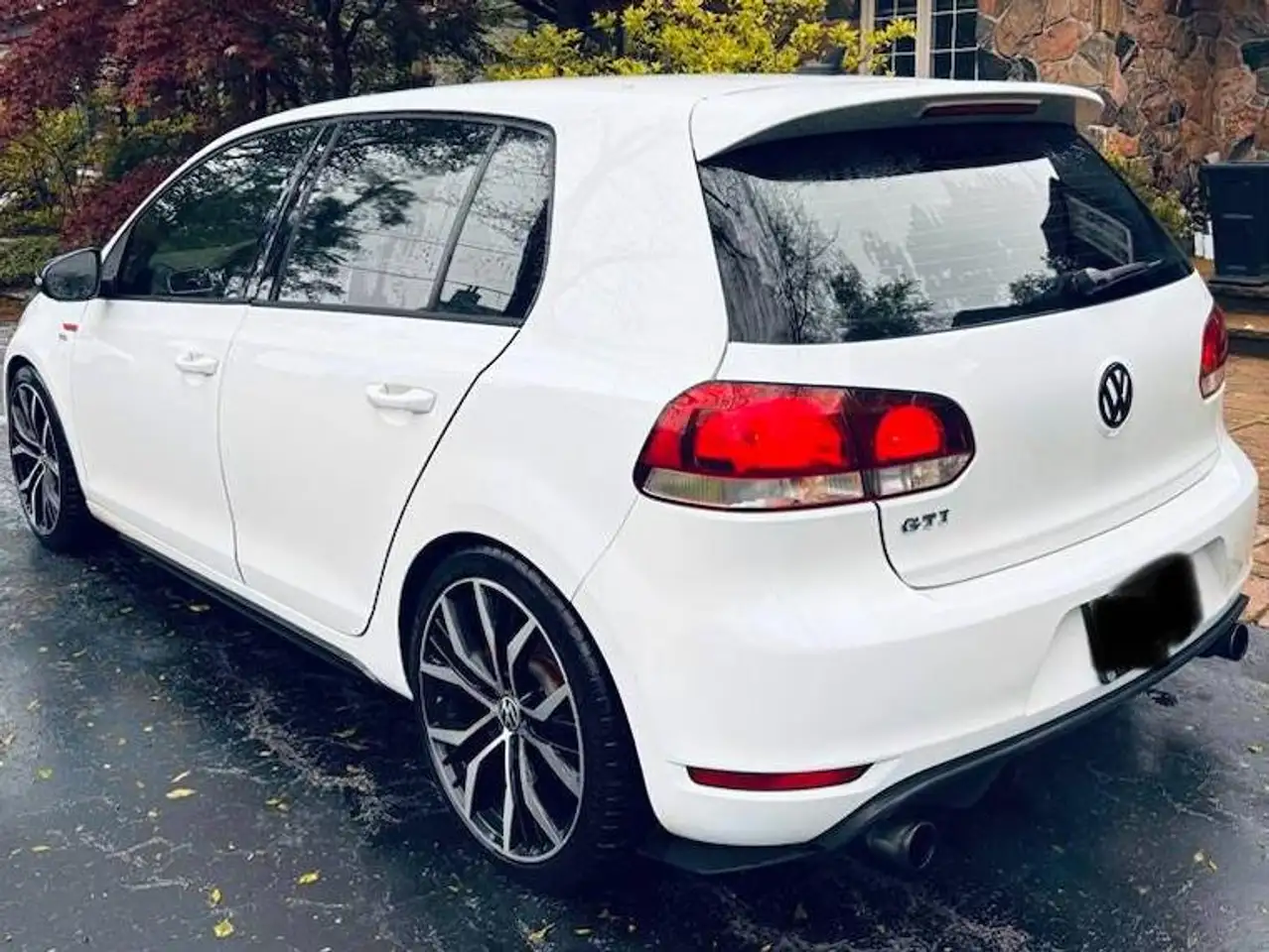Volkswagen Golf GTI снимка Volkswagen Golf GTI