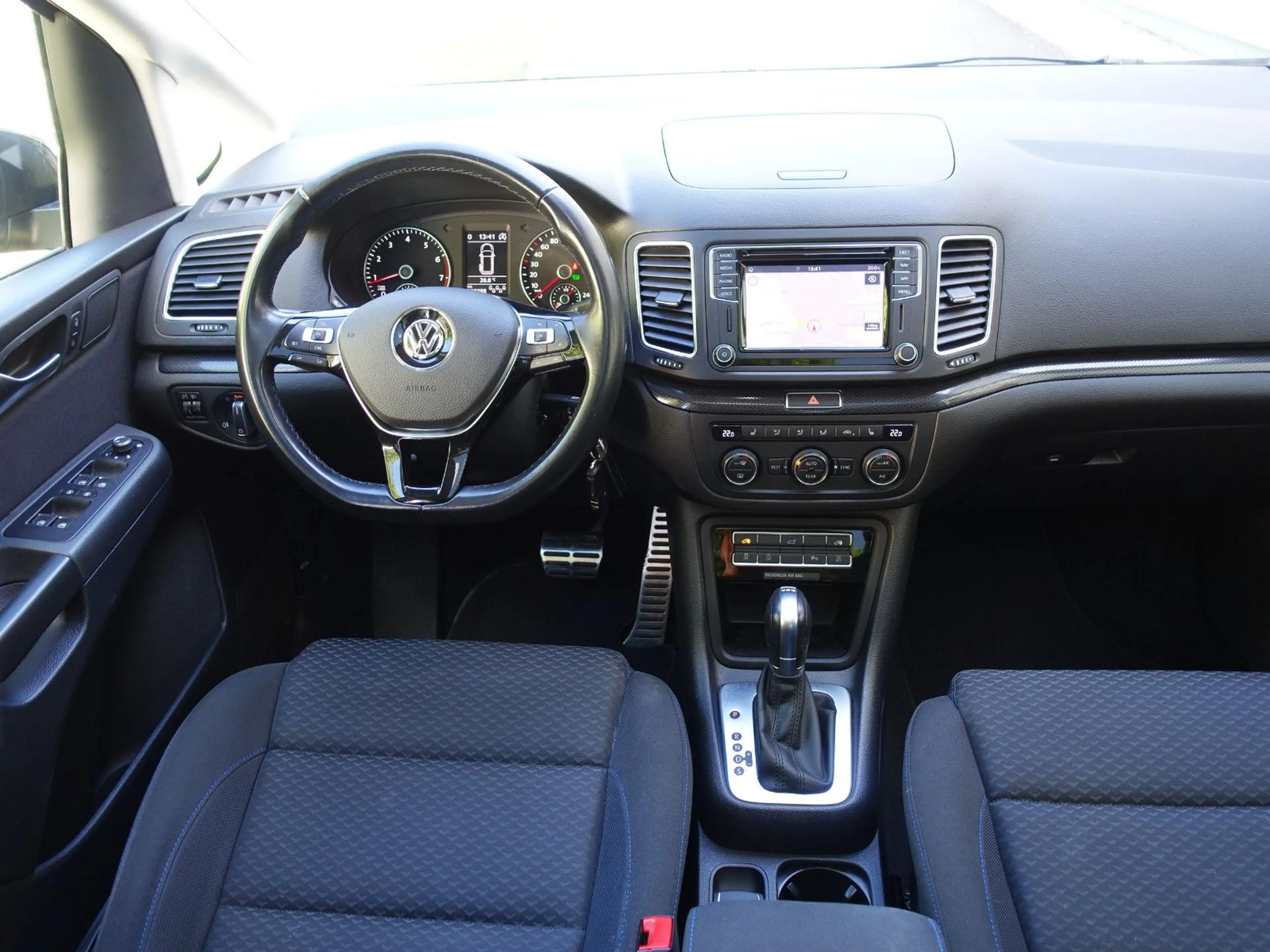 Volkswagen Sharan 1.4 TSI DSG UNITED*PANO*e.TÜREN*7Sitz*AHK — photo 2