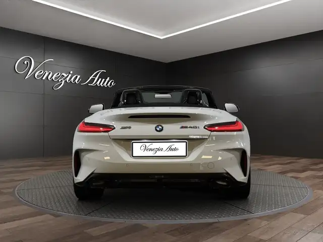 BMW Z4 view 5