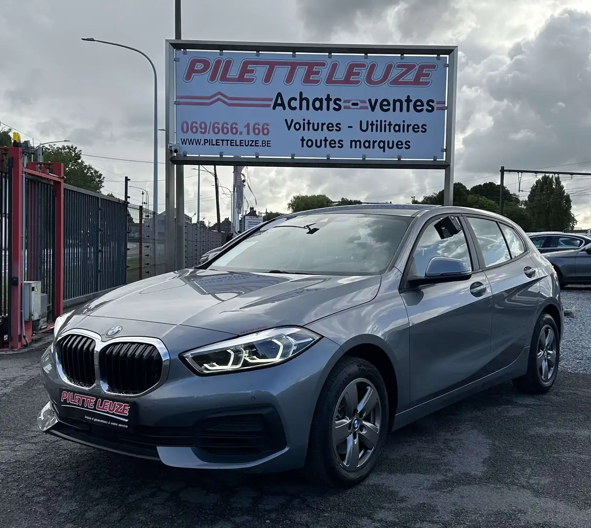 BMW 116 116iA OPF ( 19.000HTVA ) Gris - 1