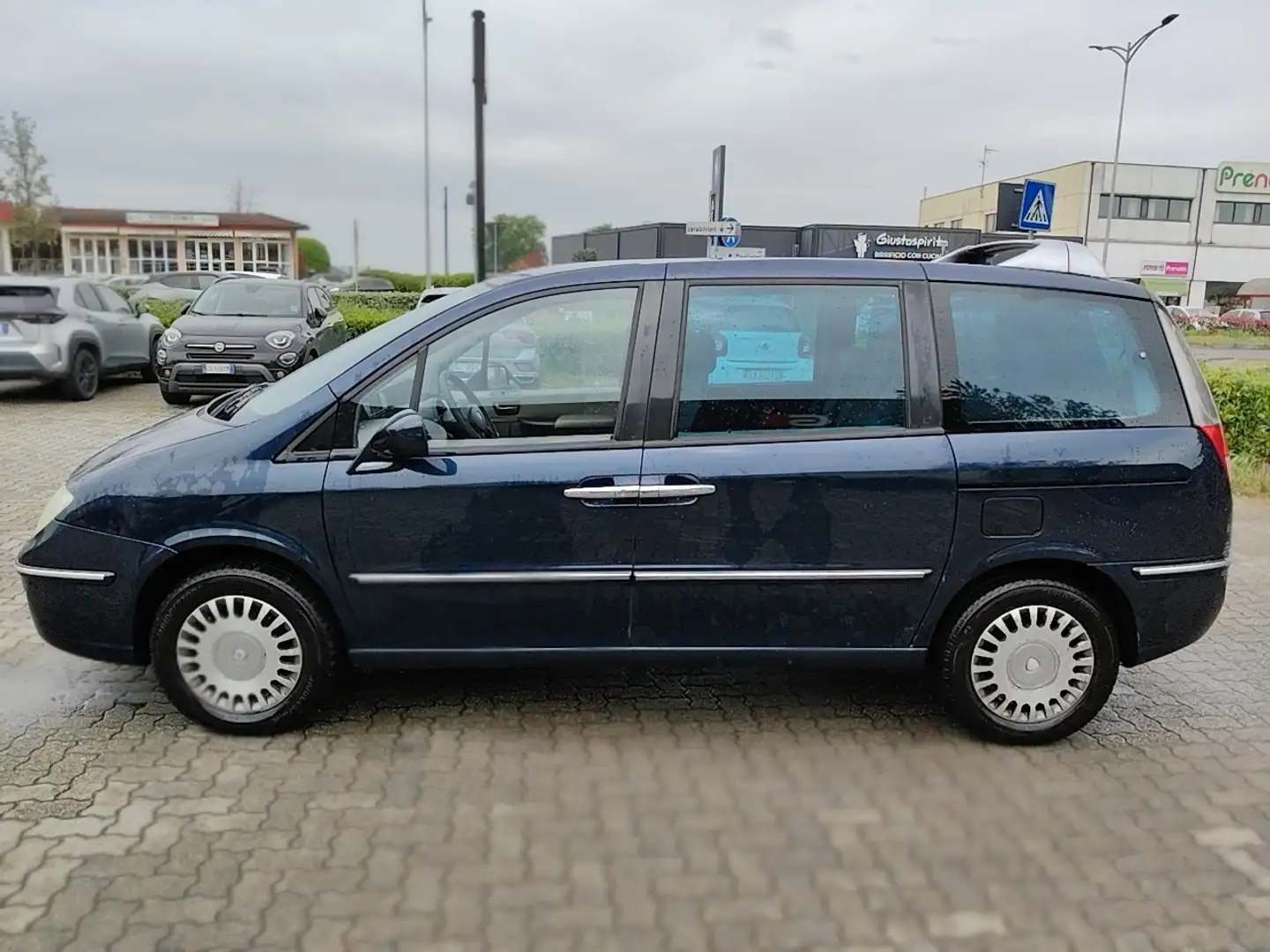 Lancia Phedra 2.2 jtd Emblema - 1