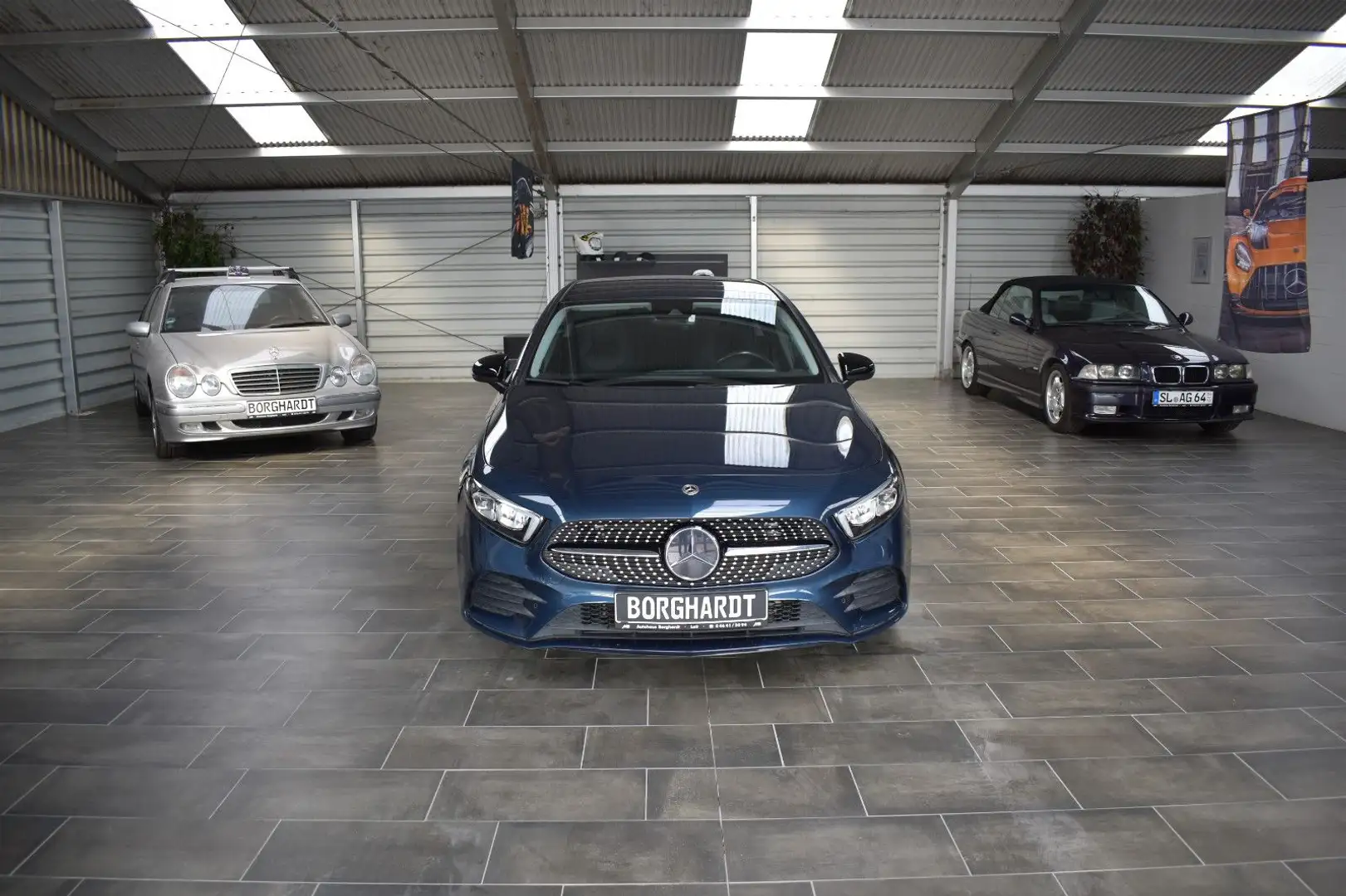 Mercedes-Benz A 180 AMG NIGHTPAKET Blau - 1