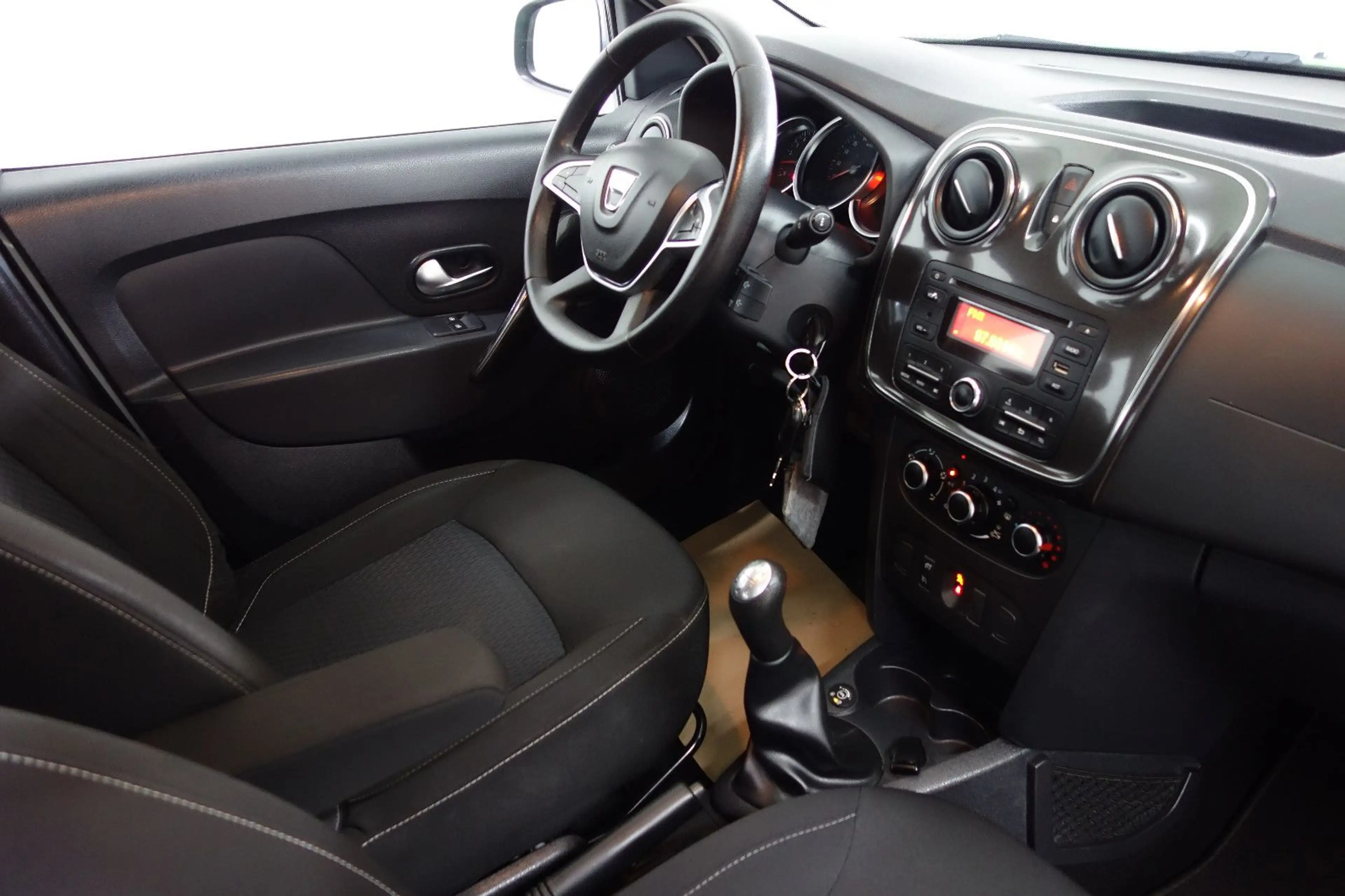 Dacia Sandero II Comfort Bivalent Klima/5-Gang/Tempoma — photo 11