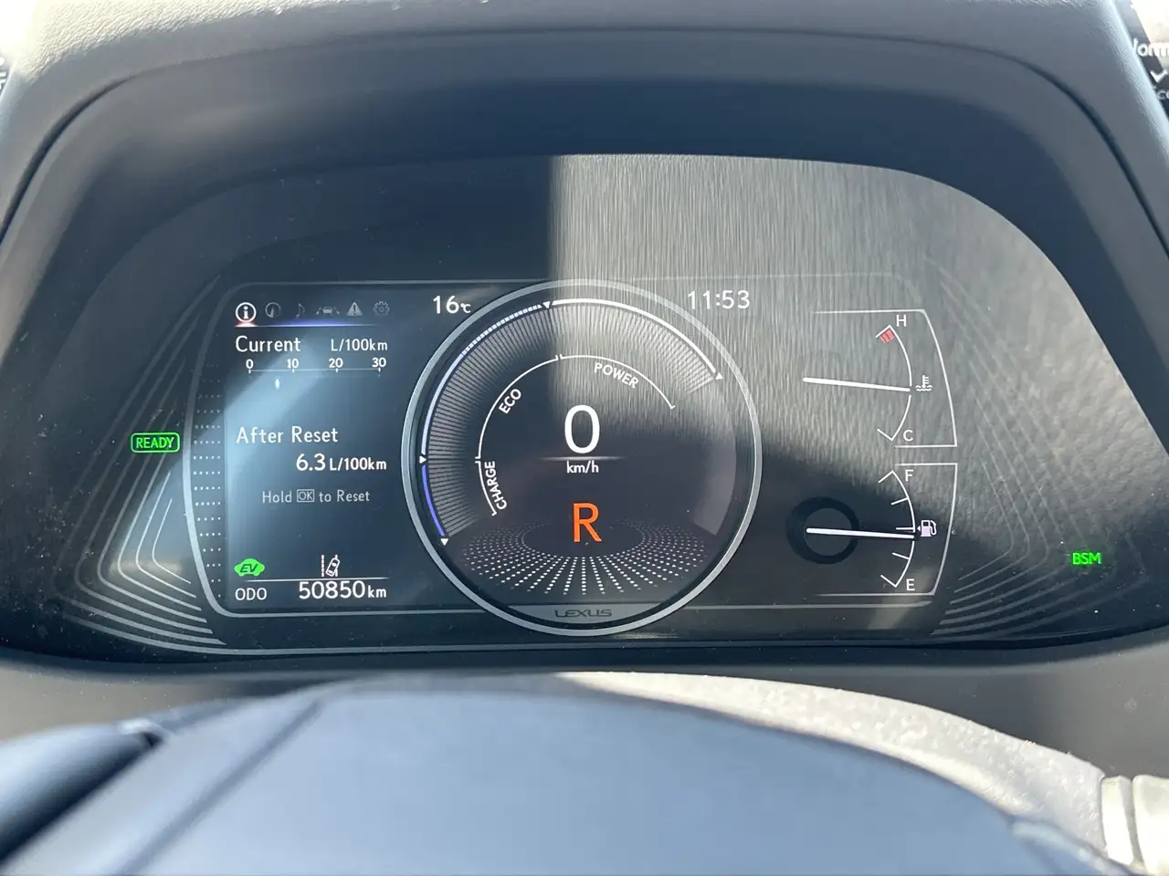 Lexus UX снимка Lexus UX
