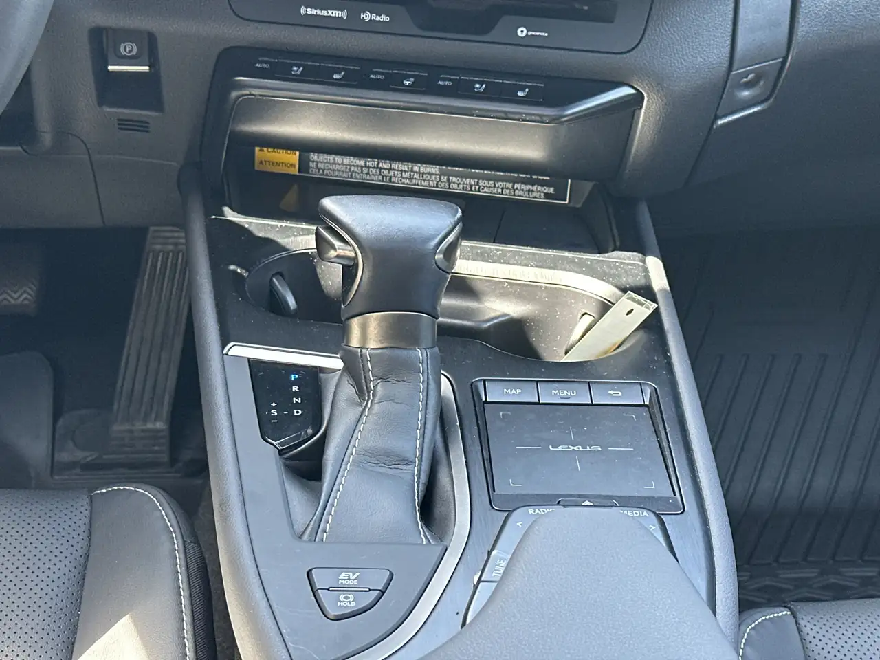 Lexus UX снимка Lexus UX