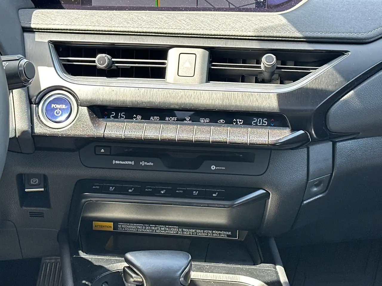 Lexus UX снимка Lexus UX