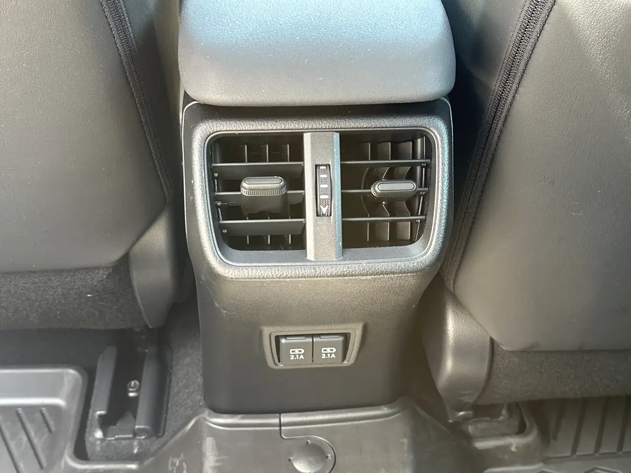 Lexus UX снимка Lexus UX
