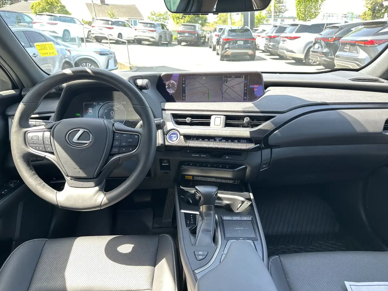 Lexus UX снимка Lexus UX
