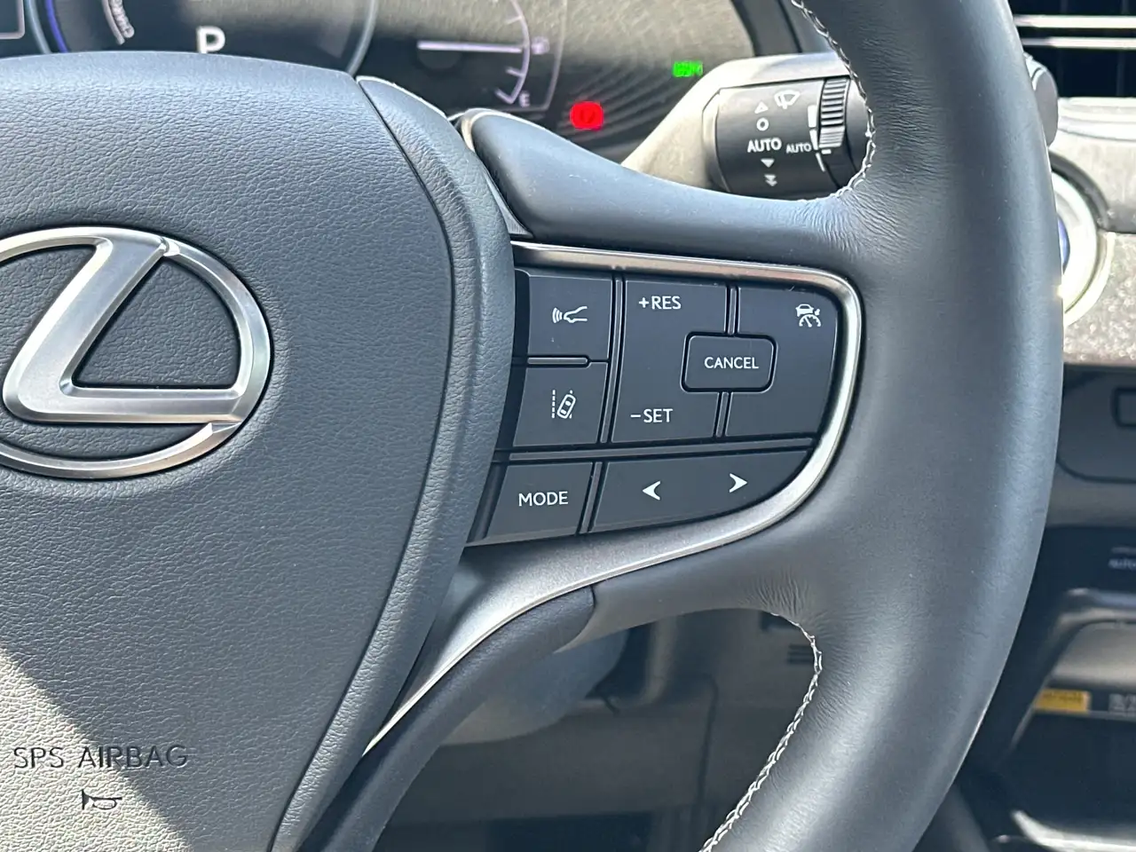 Lexus UX снимка Lexus UX