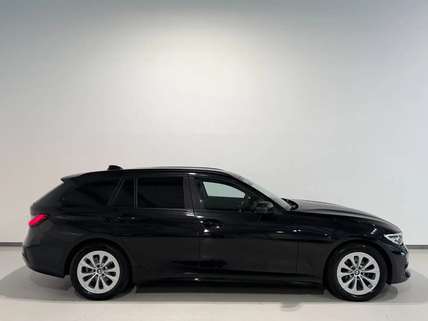 BMW 320 D xDrive G21/CockpitPRO/AHK/ACC/Kamera/LED Schwarz - 2
