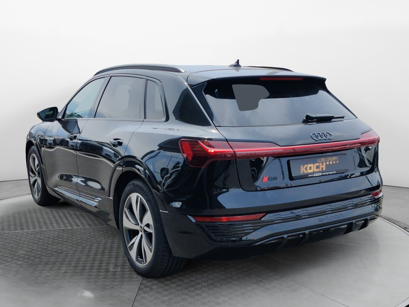 Audi Q8 e-tron 55 quattro S-Line, Projektionslicht, A — photo 6
