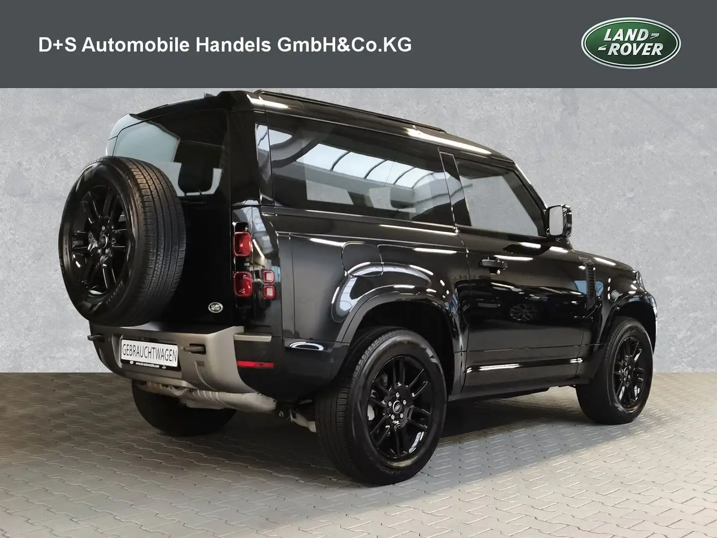 Land Rover Defender 90 D250 X-Dynamic S Schwarz - 2
