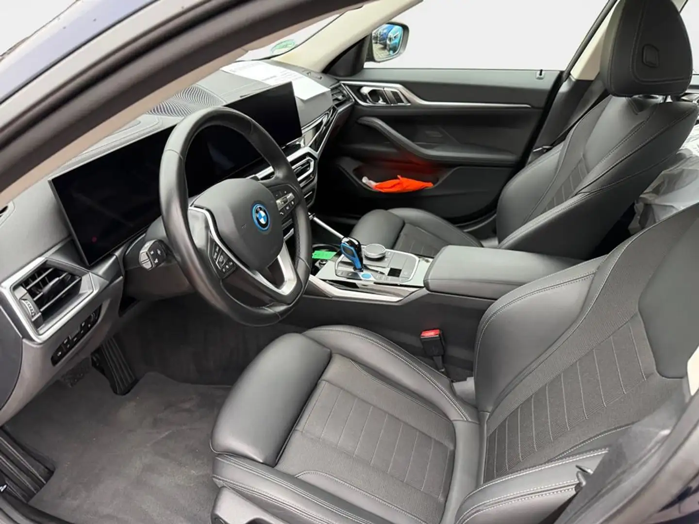 BMW i4 Blau - 2