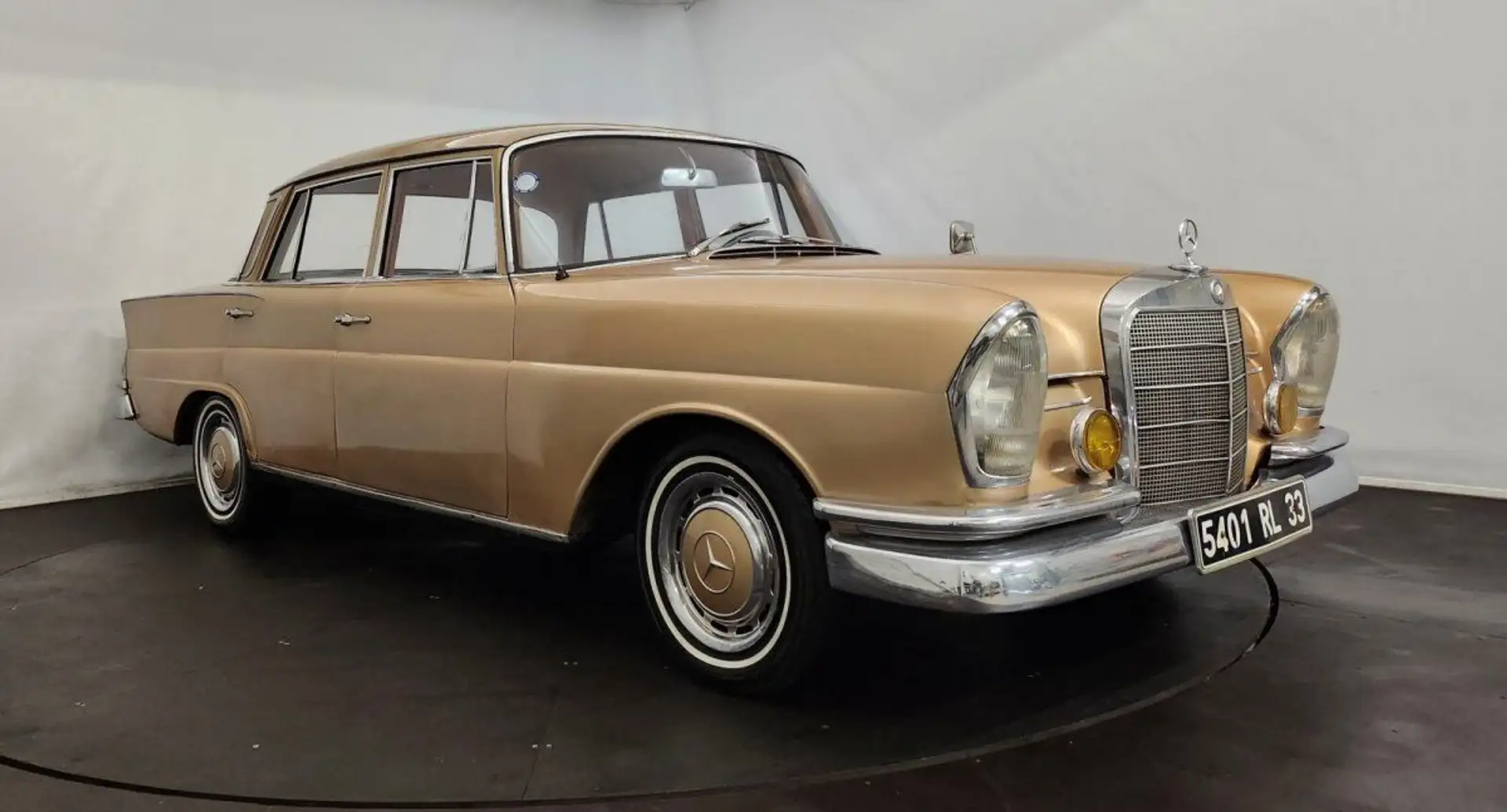 Mercedes-Benz 220 SB - 1