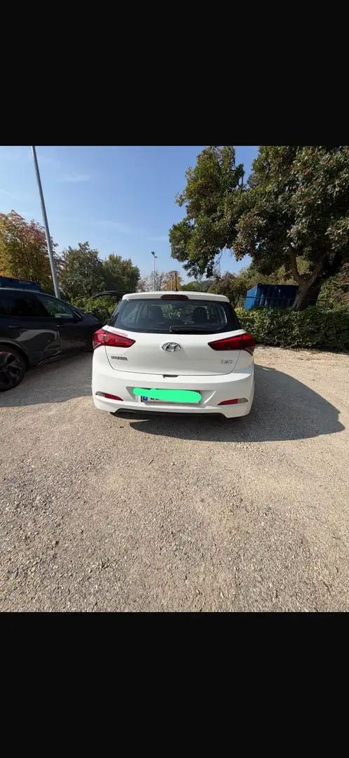 Hyundai i20 i20 1,2B Life Weiß - 2