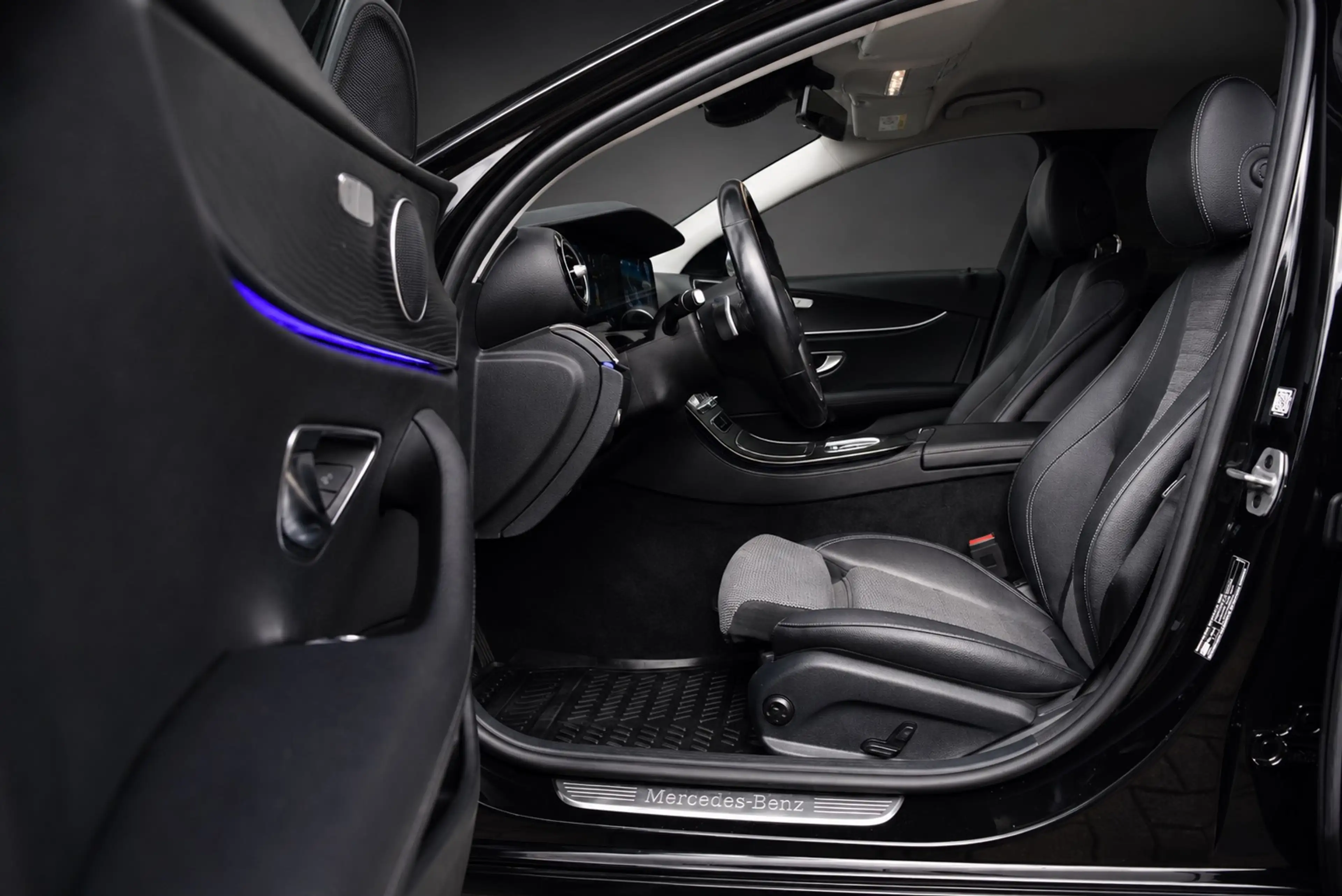 Mercedes-Benz E 400 d T 4M "NIGHTPAKET" WIDESCREEN DISTRONIC KAMERA! — photo 7