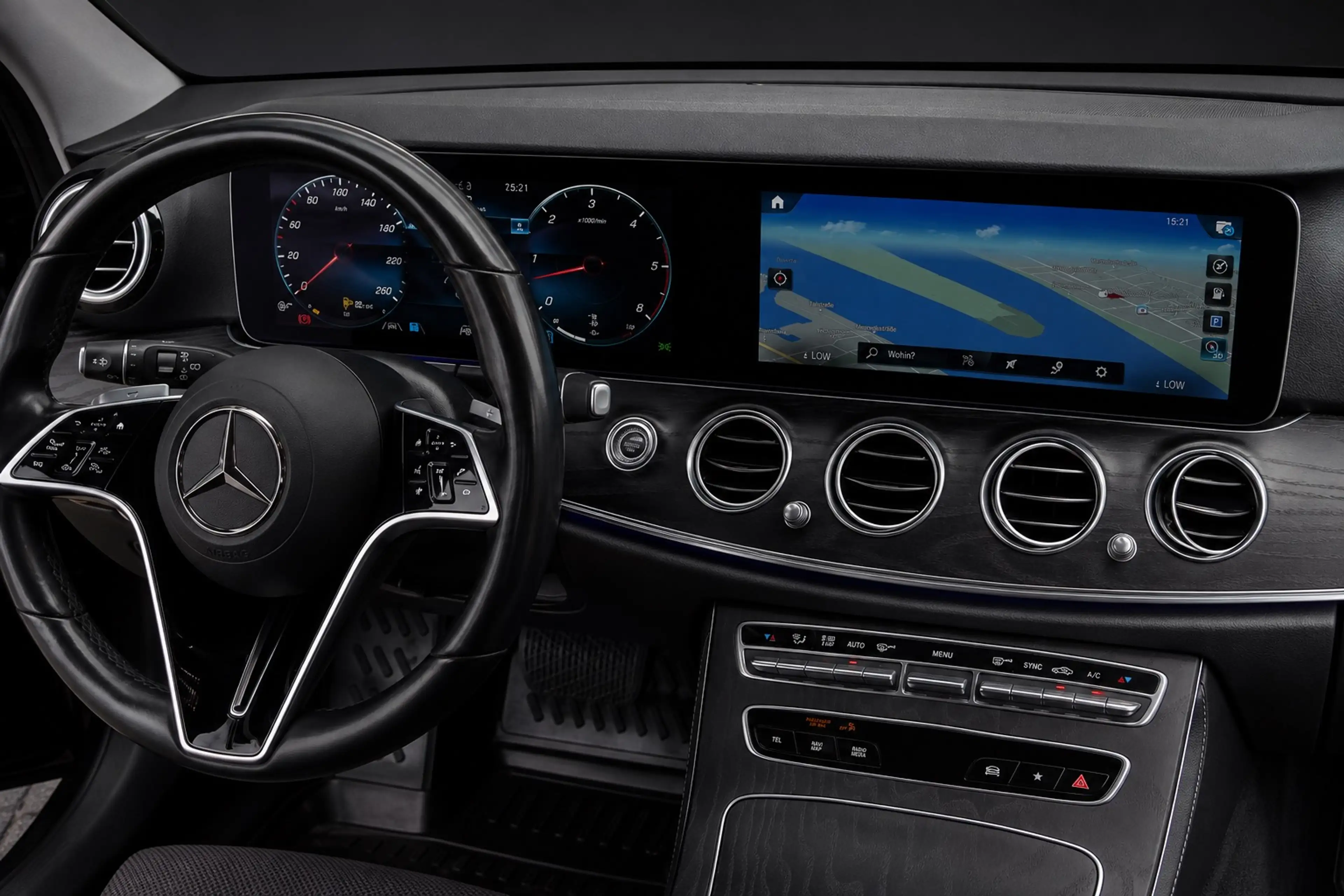Mercedes-Benz E 400 d T 4M "NIGHTPAKET" WIDESCREEN DISTRONIC KAMERA! — photo 13