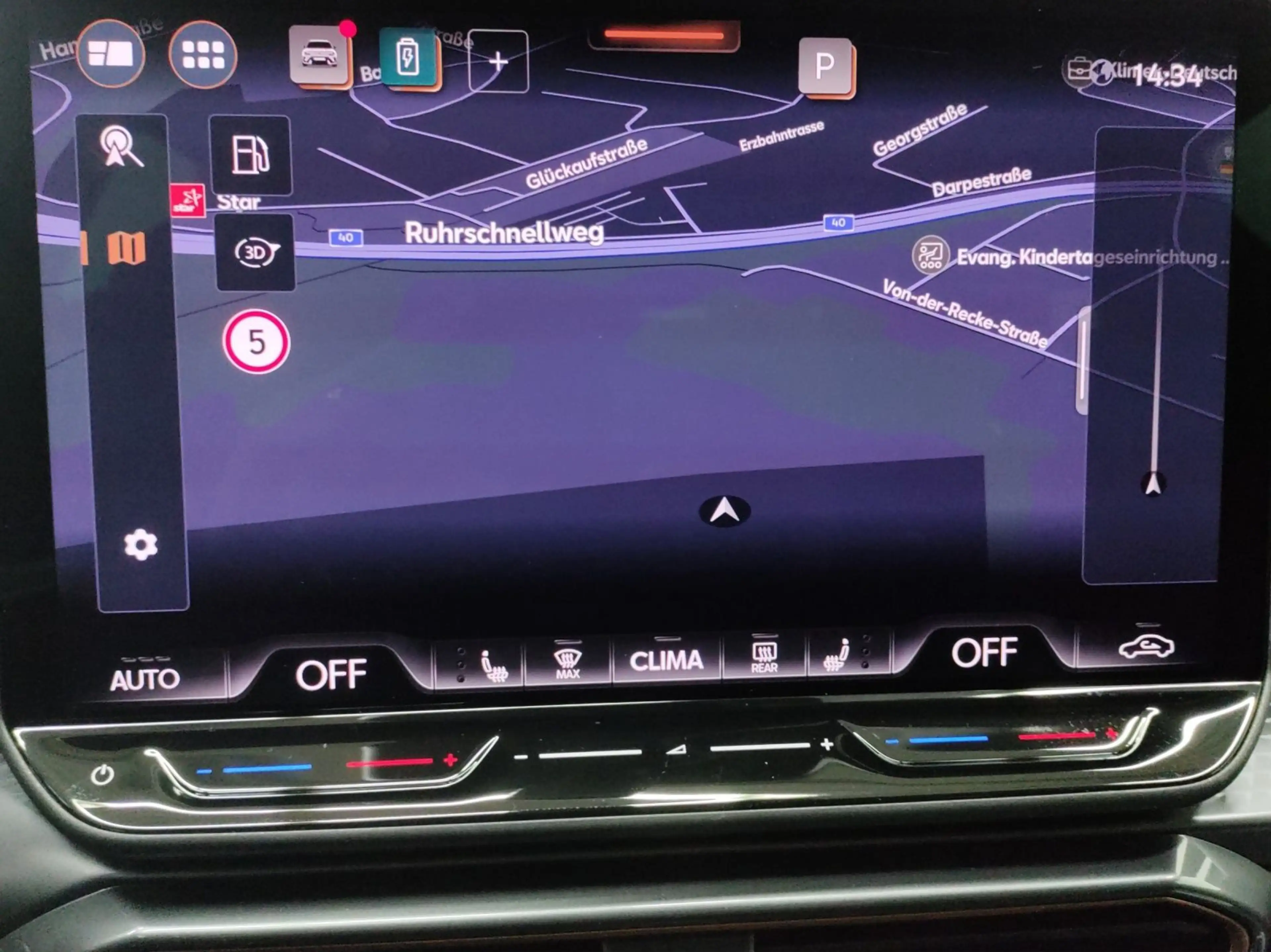 CUPRA Leon Sportstourer 1.5 e-HYBRID DSG VZ SENNHEISER — photo 14
