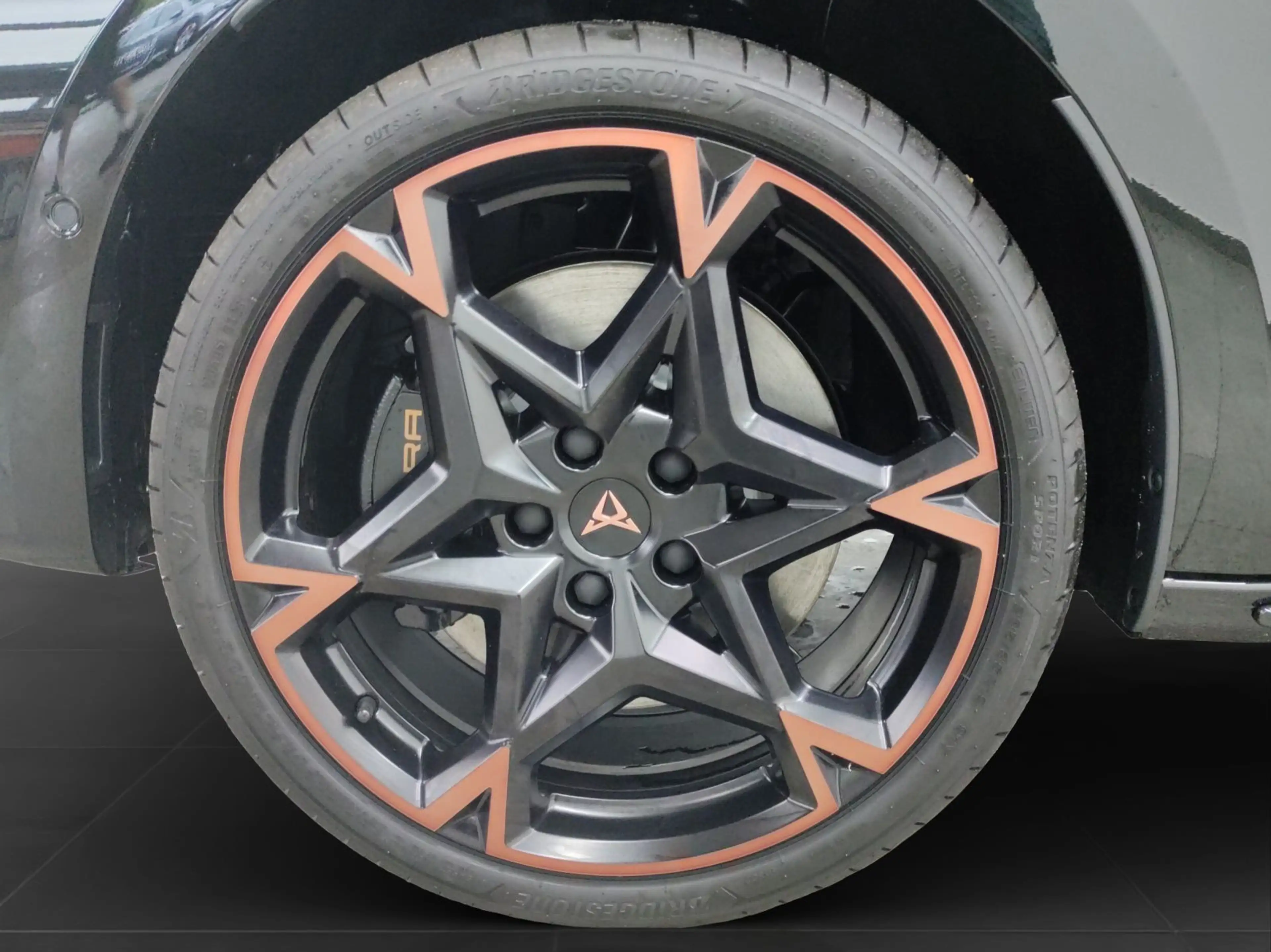 CUPRA Leon Sportstourer 1.5 e-HYBRID DSG VZ SENNHEISER — photo 8