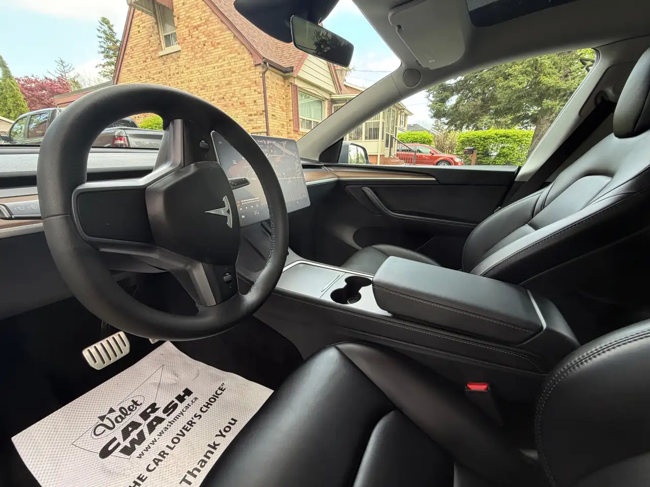 Tesla Model Y снимка Tesla Model Y