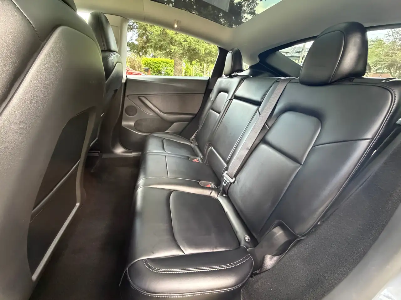 Tesla Model Y снимка Tesla Model Y