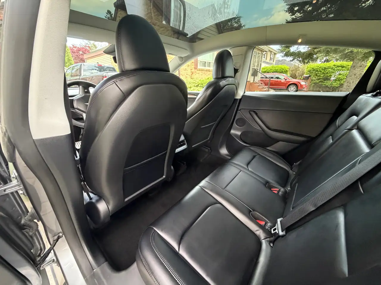 Tesla Model Y снимка Tesla Model Y