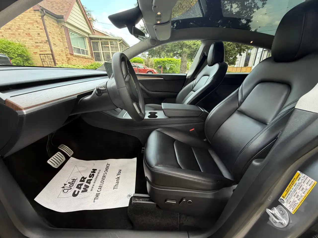 Tesla Model Y снимка Tesla Model Y