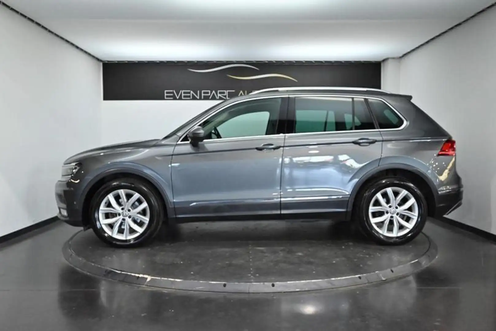 Volkswagen Tiguan 2.0 TDI 150 DSG7 Carat - 2