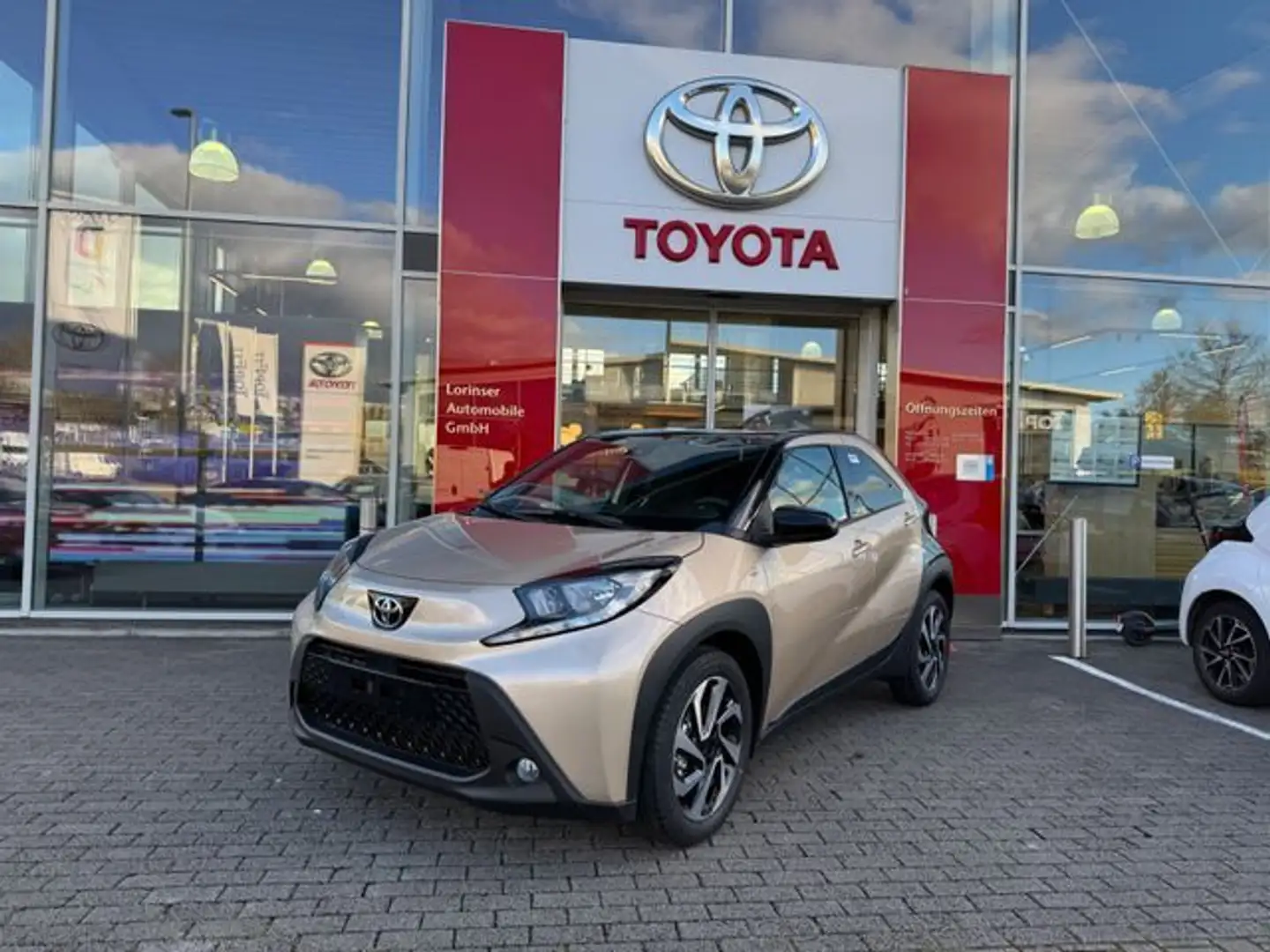 Toyota AYGO X 1.0 l Team D M/T Schwarz - 1
