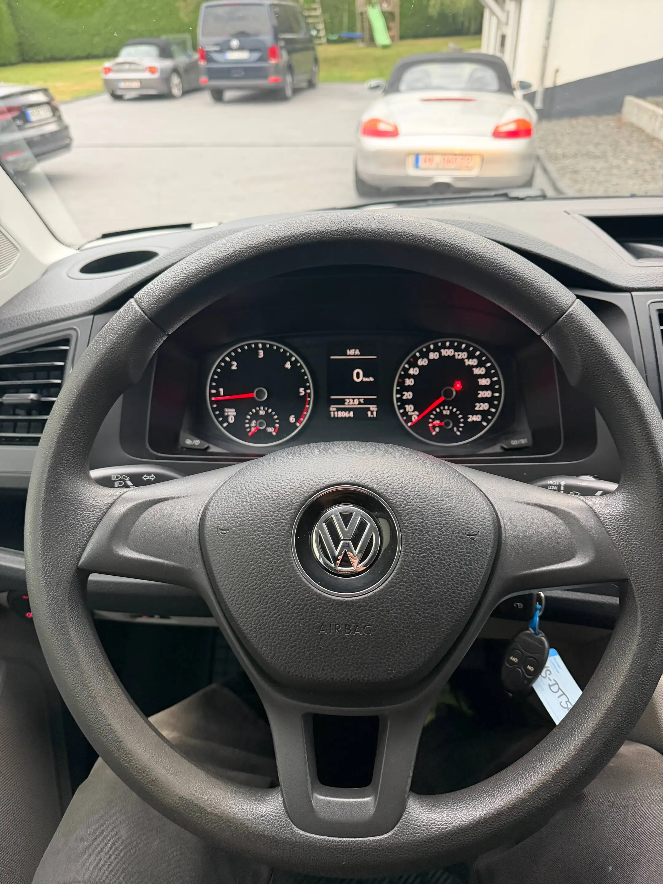Volkswagen T6 Transporter Kasten lang Hochdach 4Motion Sthzg. Navi PDC 220V — photo 9