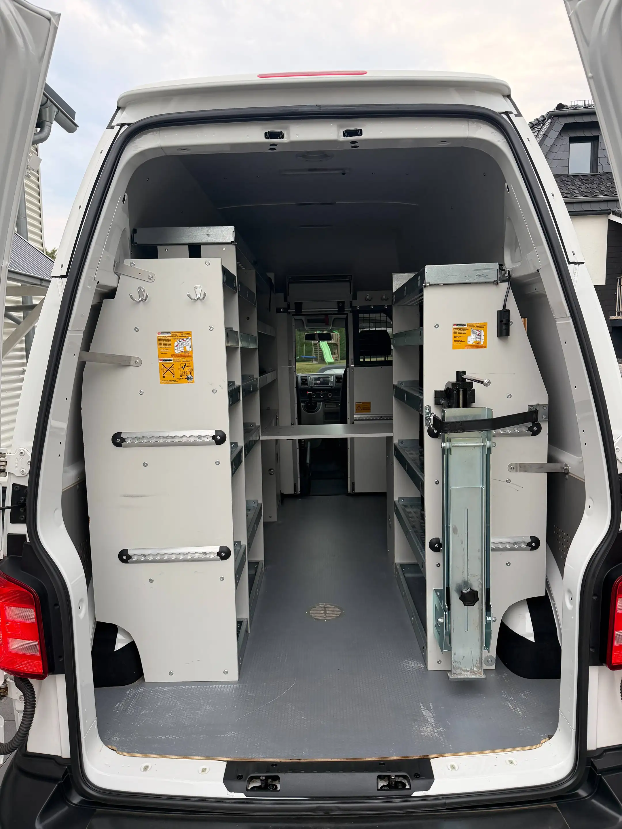 Volkswagen T6 Transporter Kasten lang Hochdach 4Motion Sthzg. Navi PDC 220V — photo 14