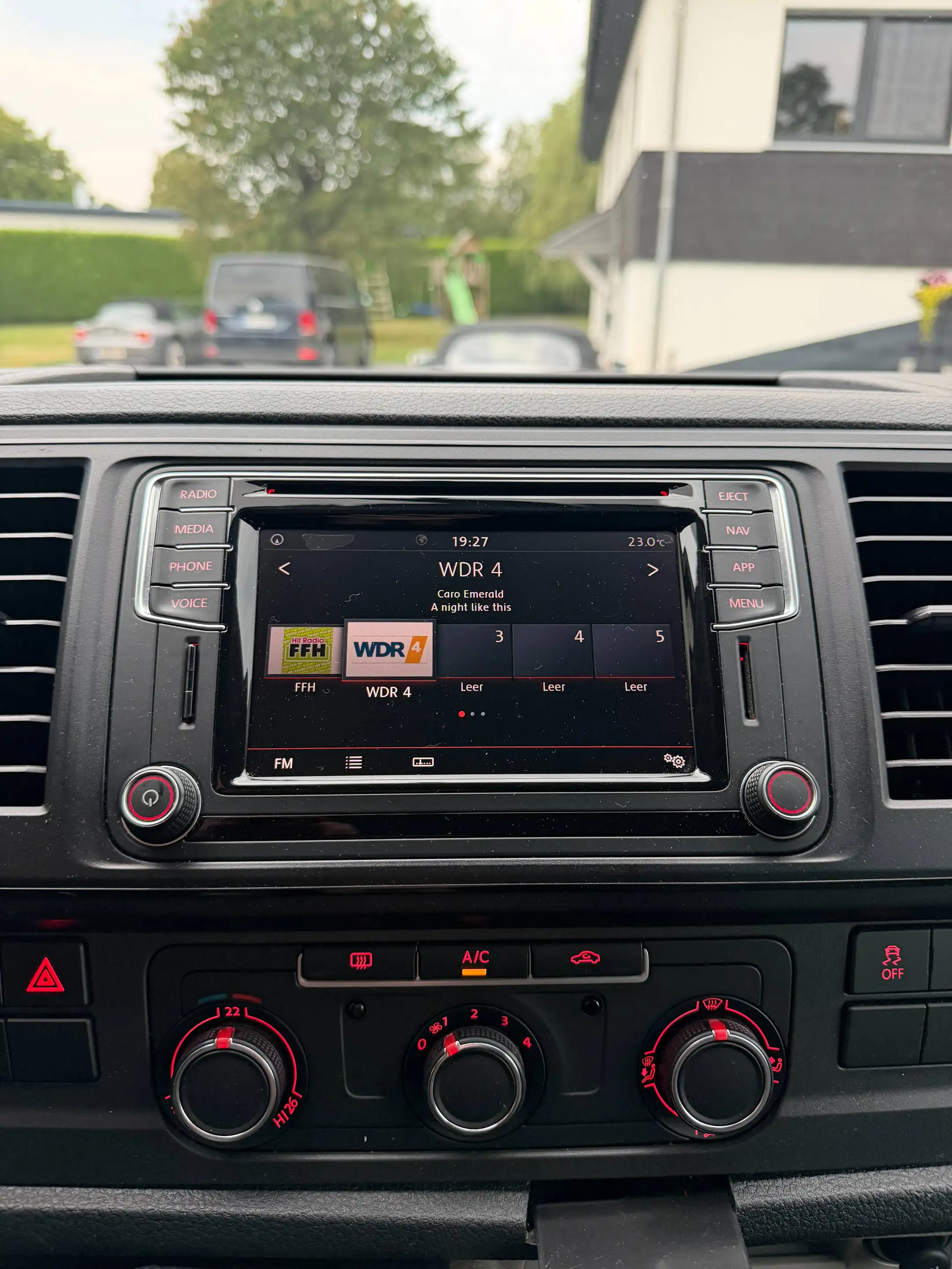 Volkswagen T6 Transporter Kasten lang Hochdach 4Motion Sthzg. Navi PDC 220V — photo 11