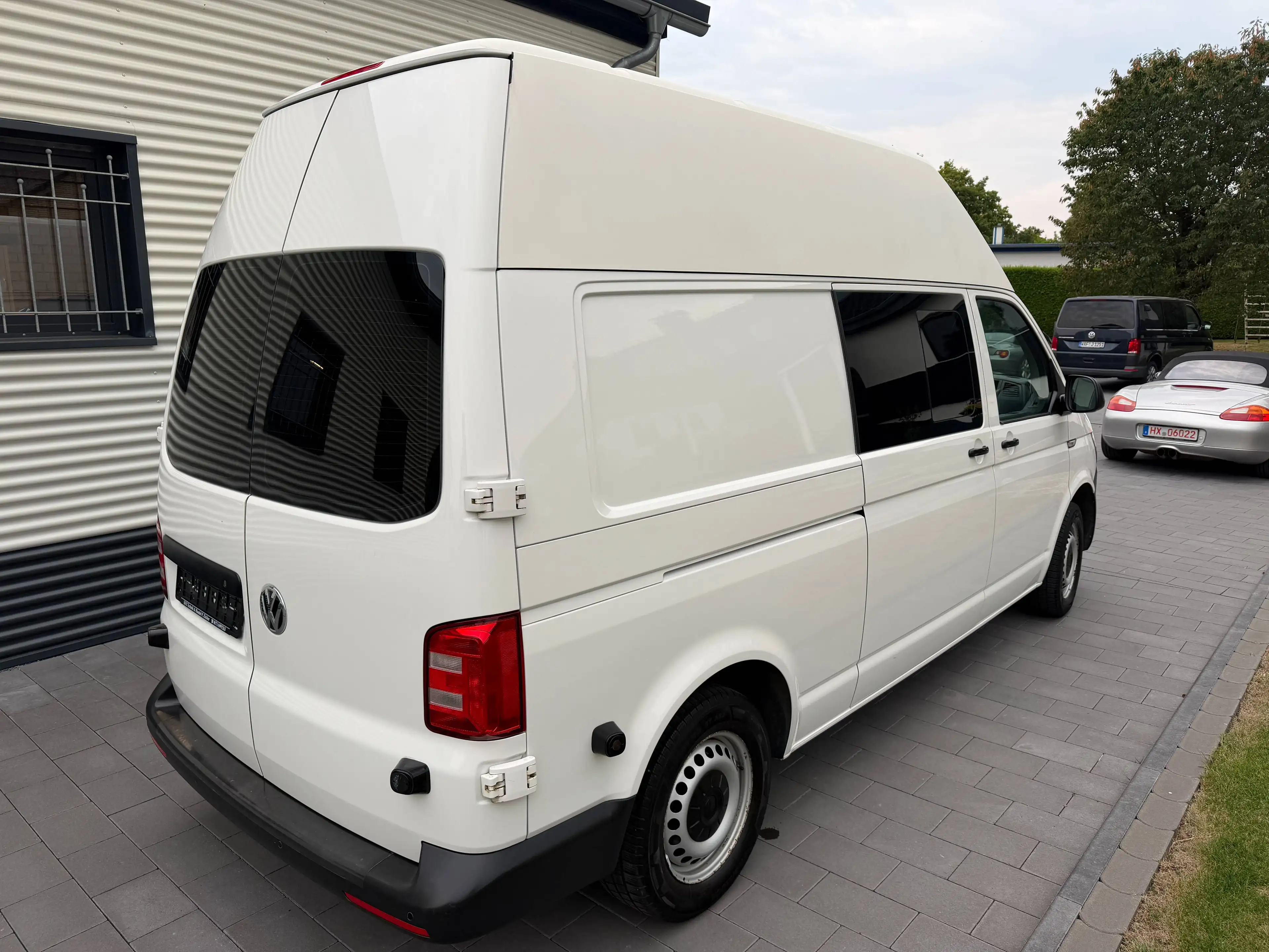 Volkswagen T6 Transporter Kasten lang Hochdach 4Motion Sthzg. Navi PDC 220V — photo 5