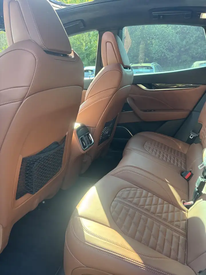 Maserati Levante 2023 — фото 12