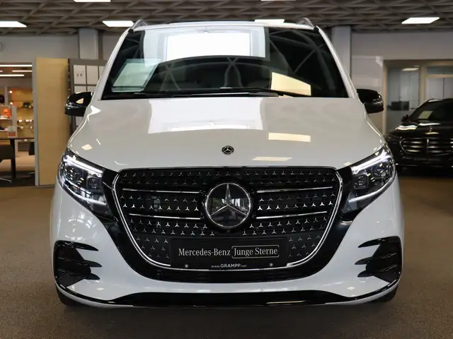 Mercedes-Benz V-Class view 2