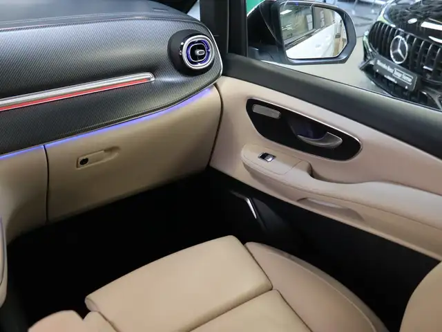 Mercedes-Benz V-Class view 14