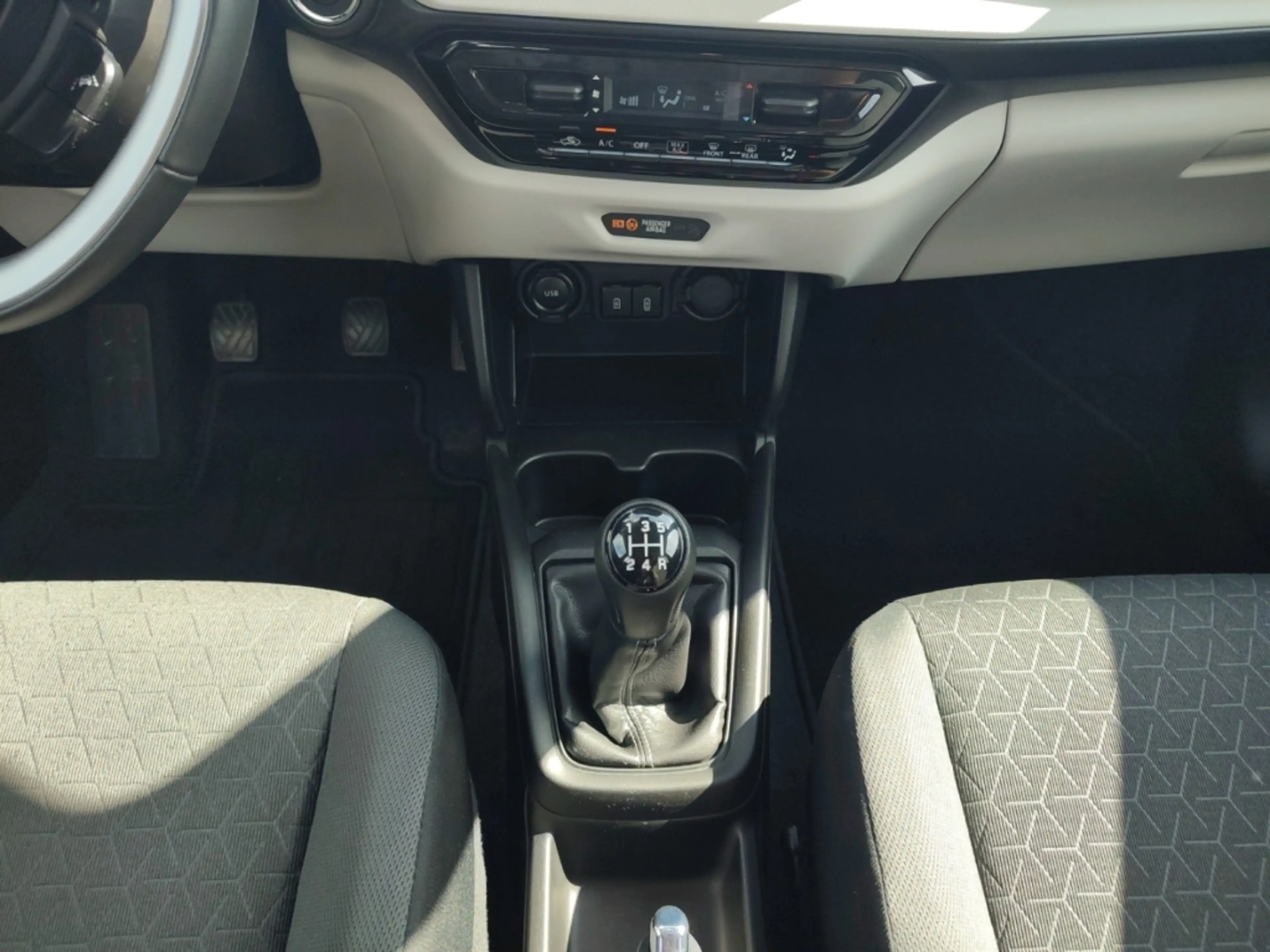 Suzuki Swift Club ALLGRIP 4x4 NAVI ACC Klima RFK SHZ FSE BT USB — photo 14