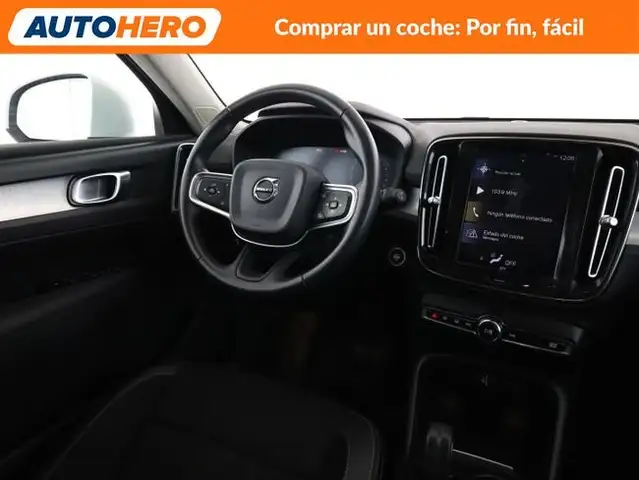Volvo XC40 view 14