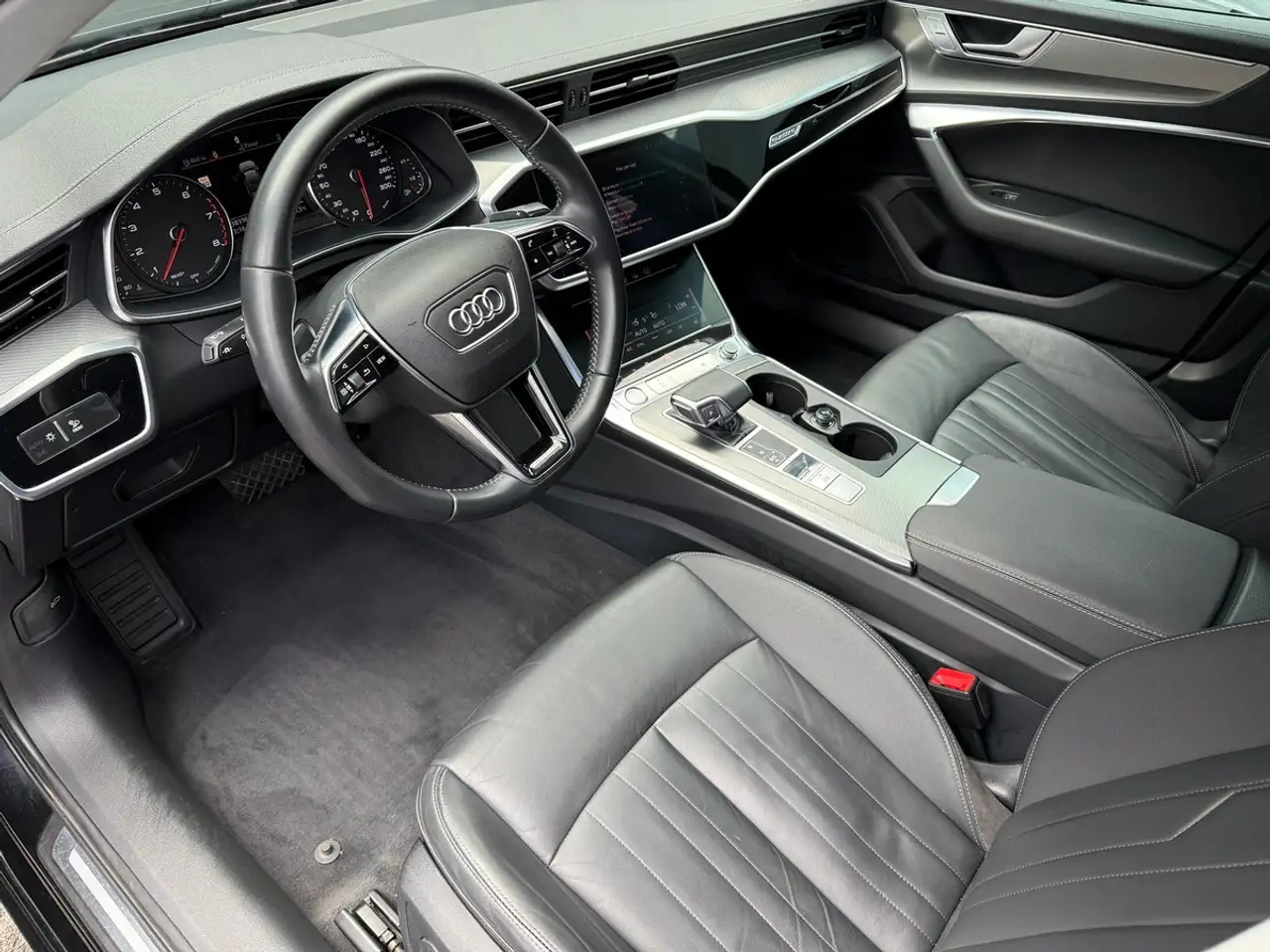Audi A6 снимка Audi A6