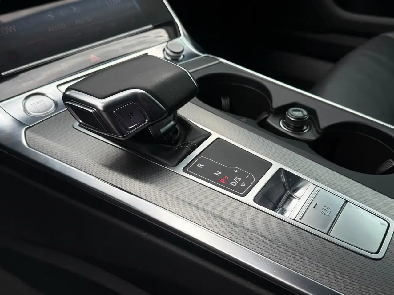 Audi A6 снимка Audi A6