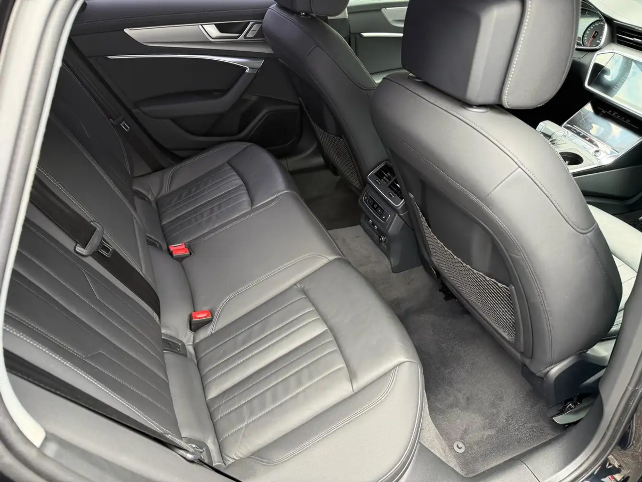 Audi A6 снимка Audi A6