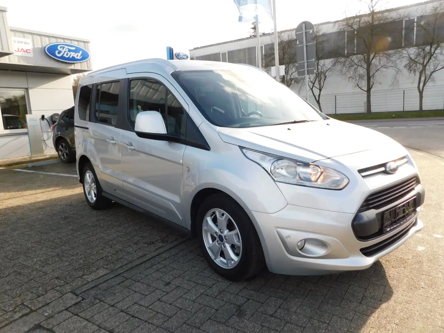 Ford Tourneo Connect Titanium PDC/Panodach/AHK Argento - 1