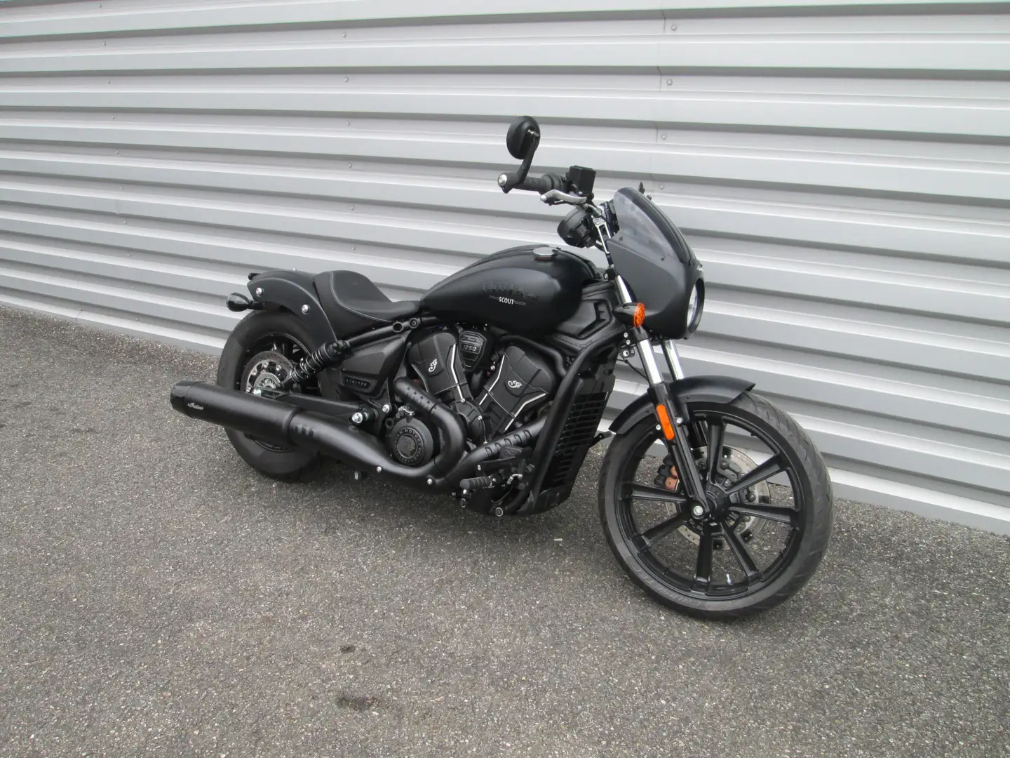 Indian Sport Scout Zwart - 1