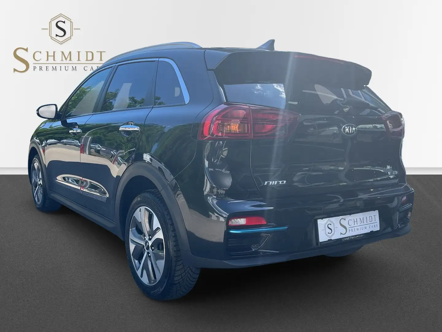 Kia Niro Platin e-Niro Aut. Schwarz - 2