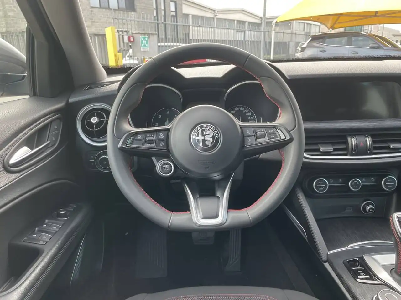 Alfa Romeo Stelvio 2021 — фото 11