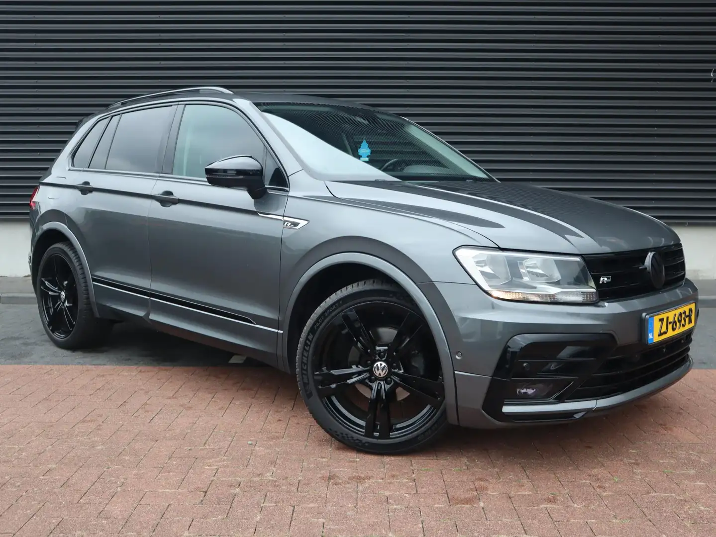 Volkswagen Tiguan 1.4 TSI ACT Comfortline Business | R-line | adapt. Grijs - 2