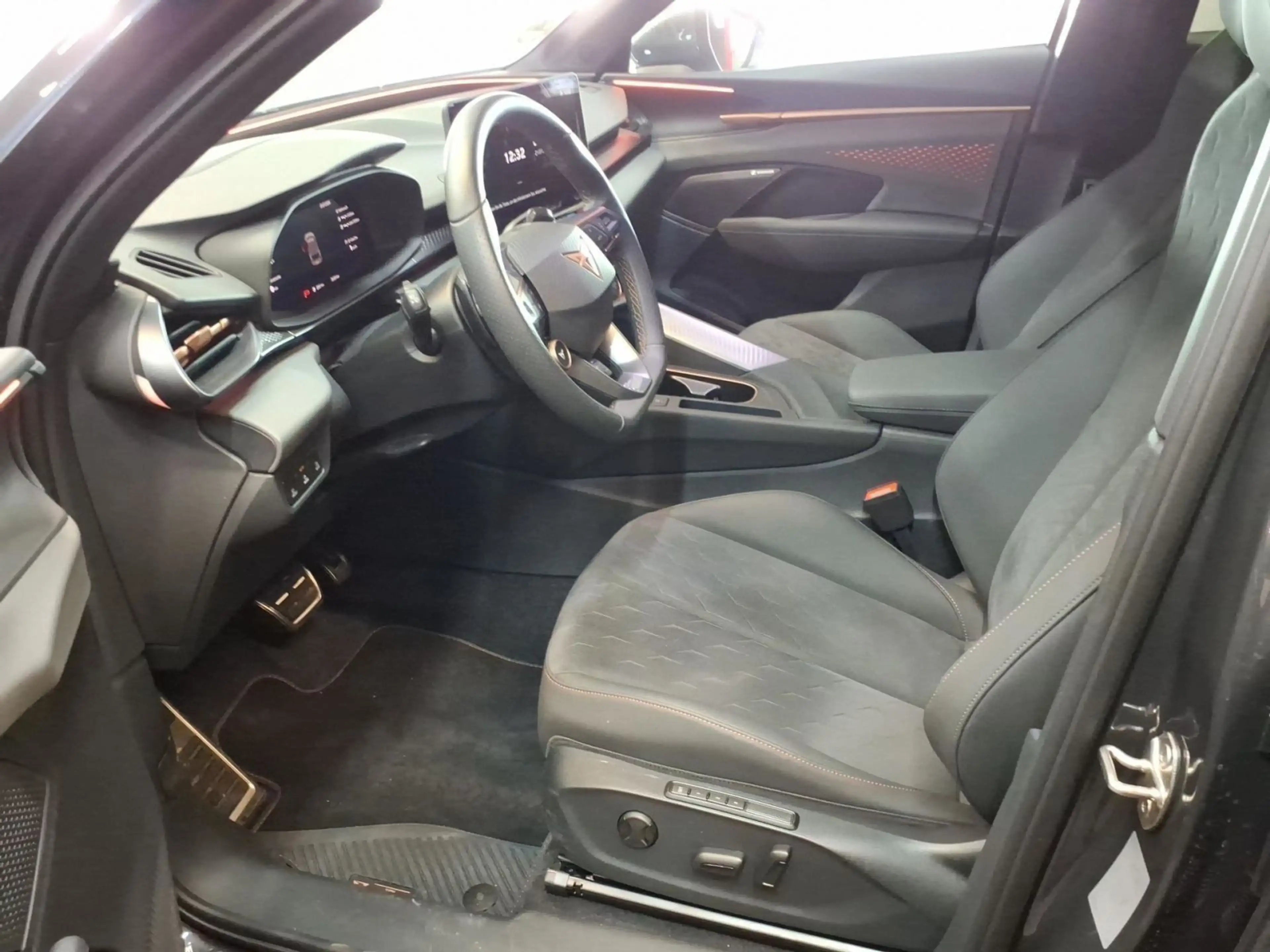 CUPRA Terramar VZ 1.5 electric/TSI e-HYB — photo 4